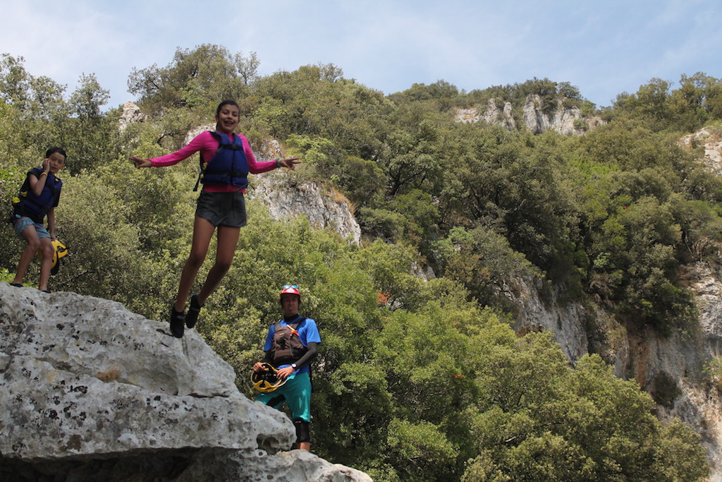 Village Camps International Summer Camp Ard&egrave;che, France 2019-07-26 https://www.villagecamps.com/journals_admin/images/2232-2946-RockJump30 copy.jpg